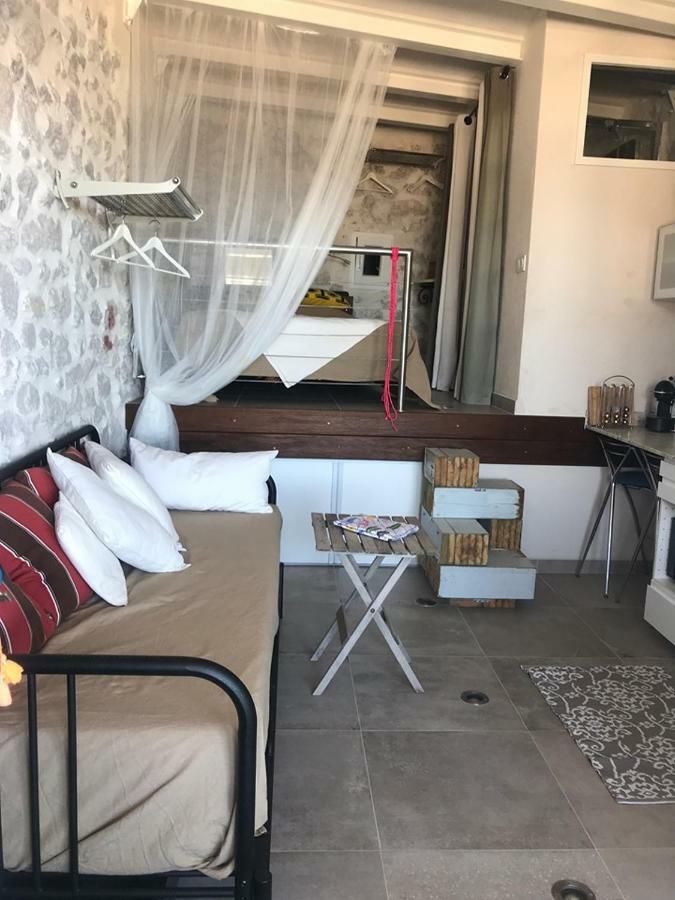 Le Cabanon Bleu Sur La Plage Marseilles Exterior foto