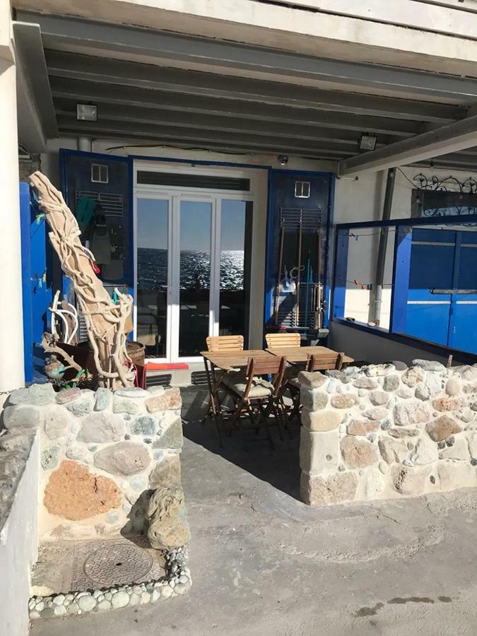 Le Cabanon Bleu Sur La Plage Marseilles Exterior foto
